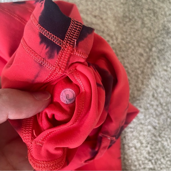 lululemon athletica Wunder Train 25” Red and Black Leggings - Picture 6 of 7
